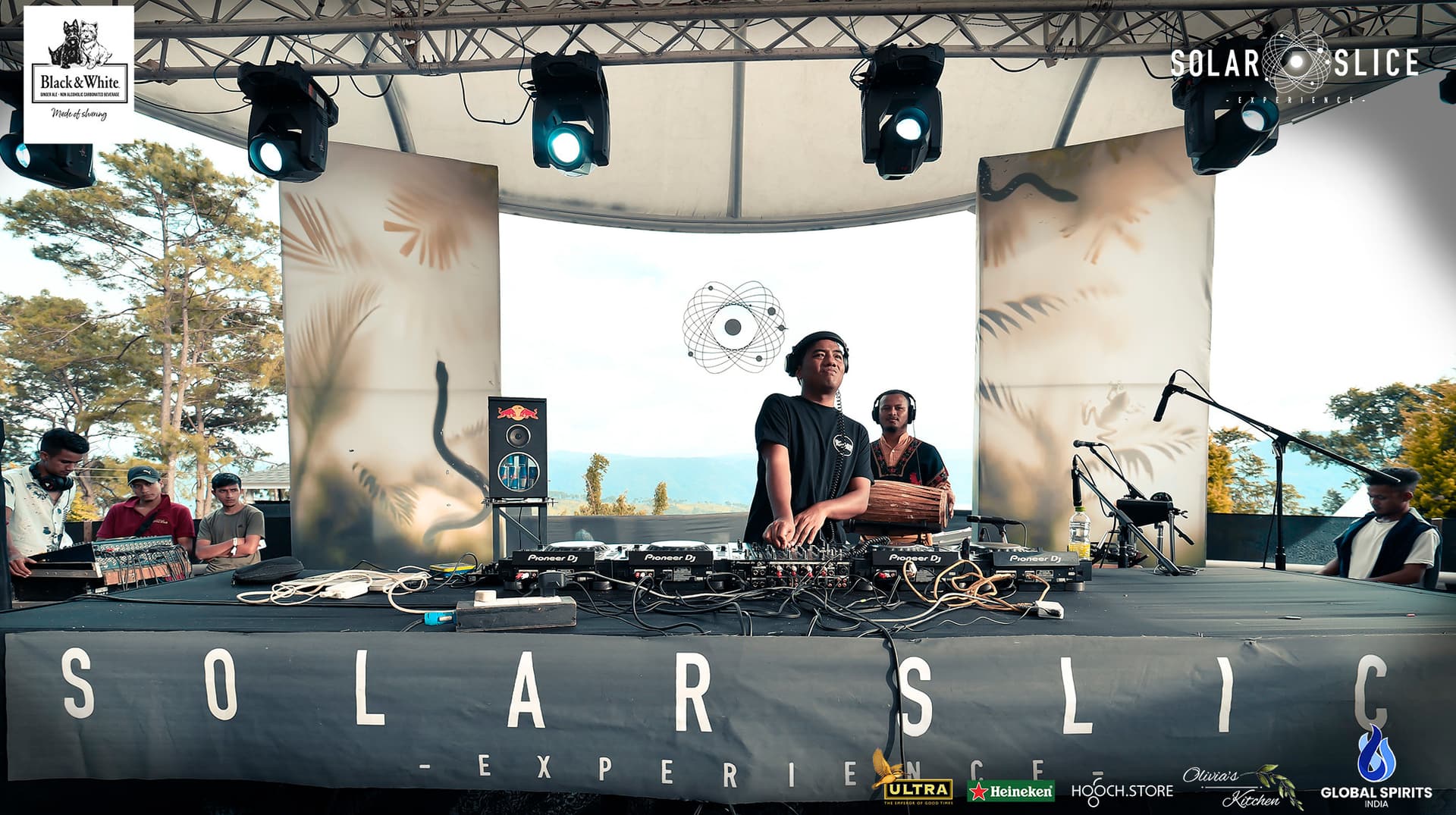 DJ set at a Solar Slice evening.
